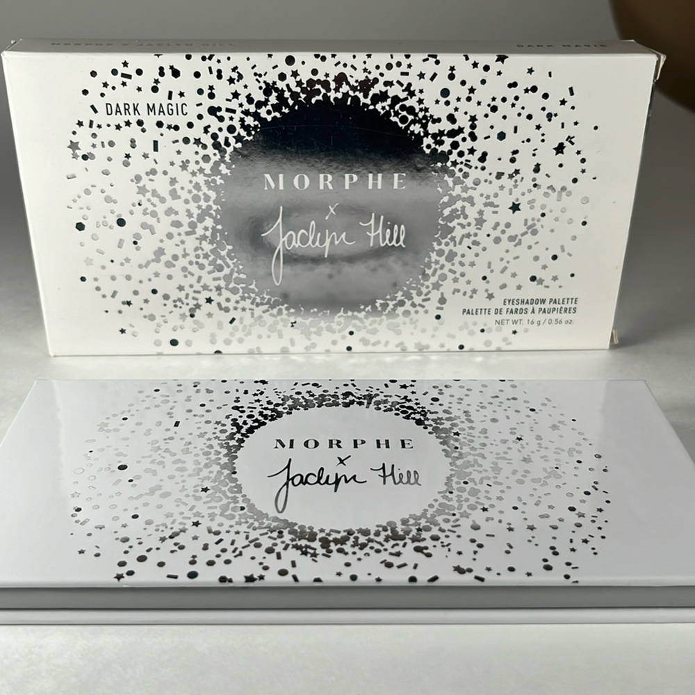 Morphe brush and Jacklyn smith eyeshadow palette- Dark magic